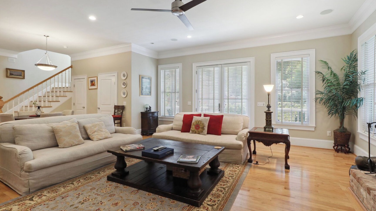 Photo of Livingroom in Beach Institute