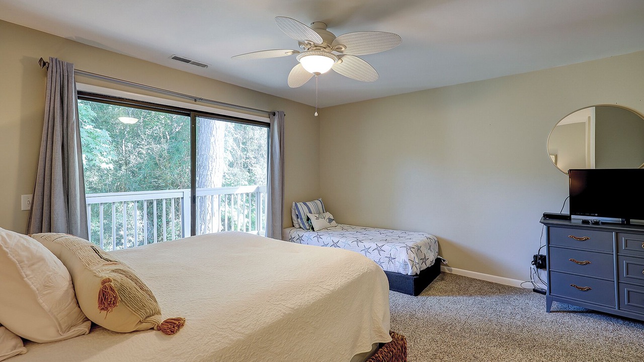 Photo of Bedroom in Shipyard Plantation