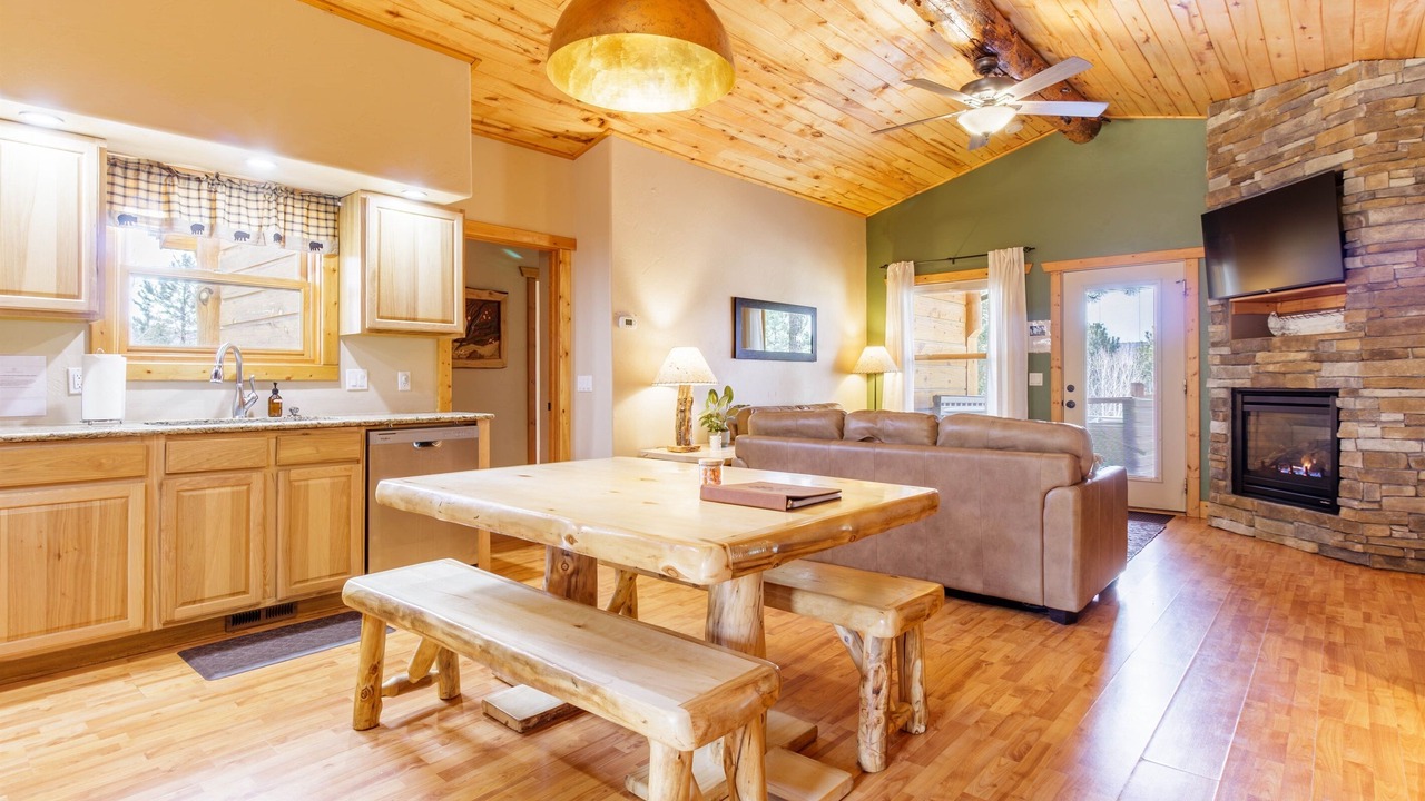 Photo of Livingroom in Woodland Park