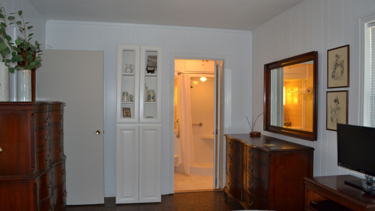 Photo of Bedroom in Bonnabel Place