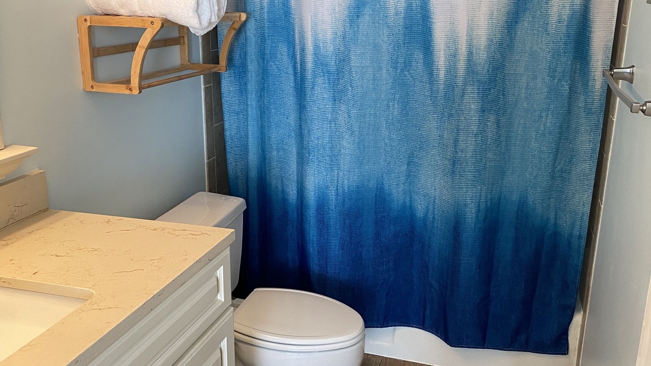 Photo of Bathroom in Folly Field