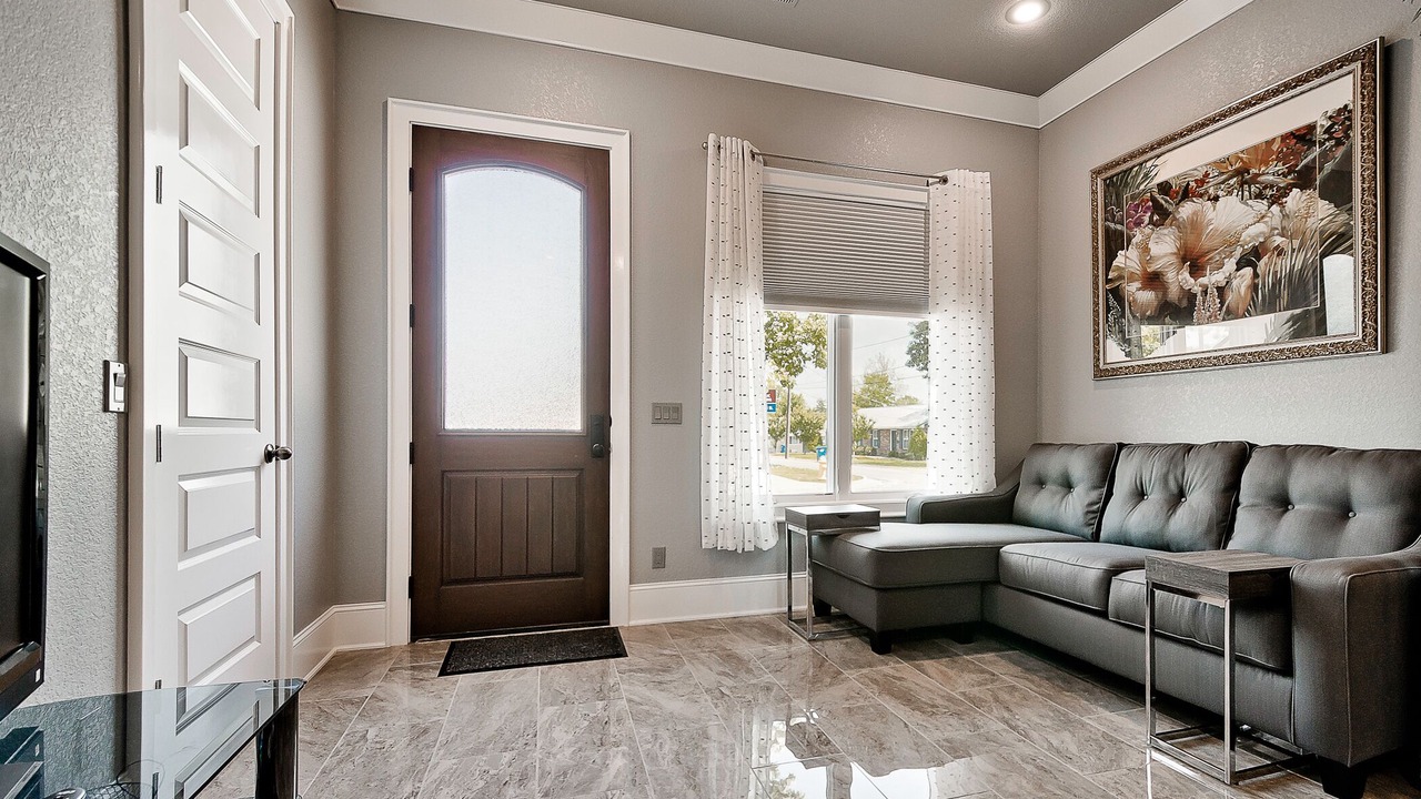 Photo of Livingroom in Downtown