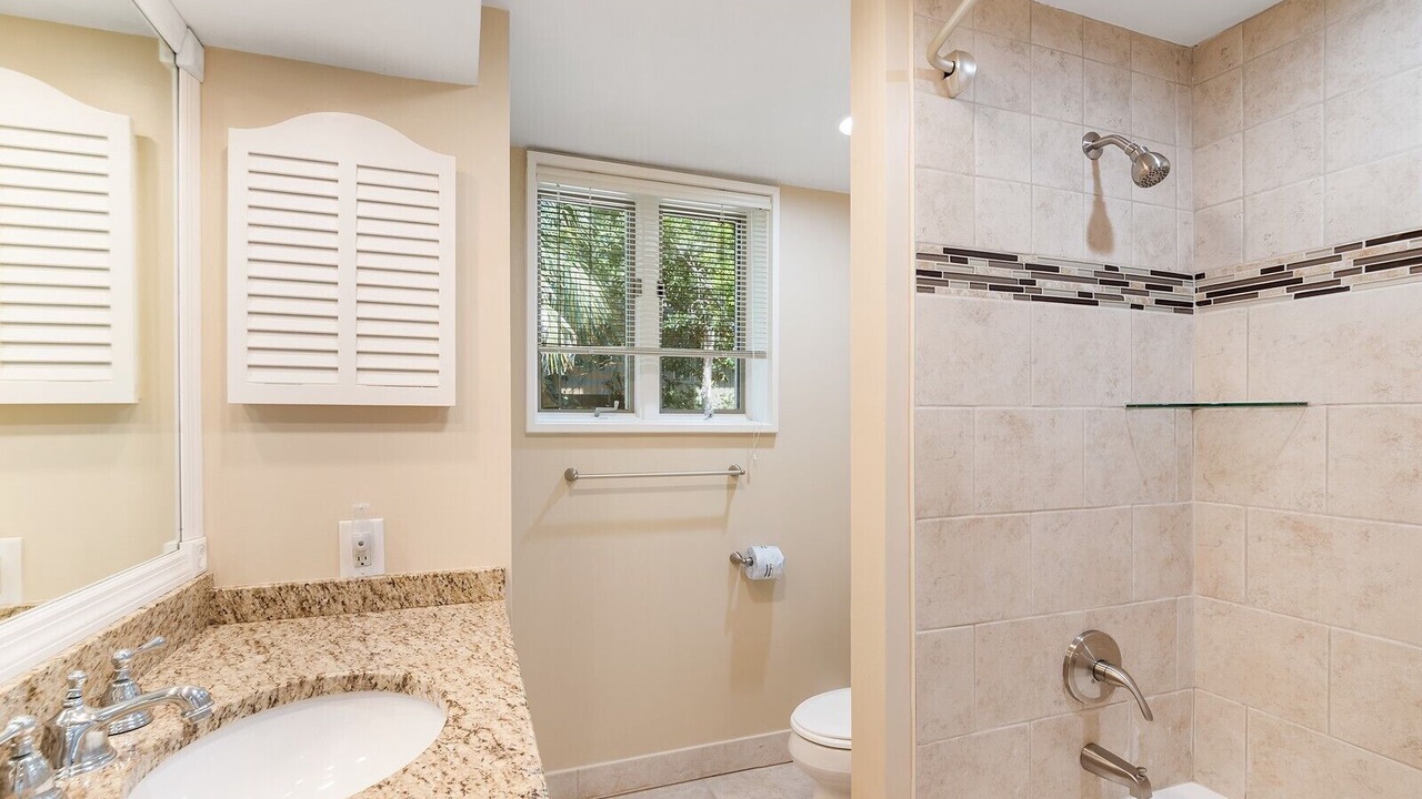 Photo of Bathroom in Beach Lagoon