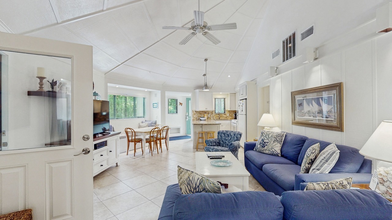 Photo of Livingroom in Night Heron