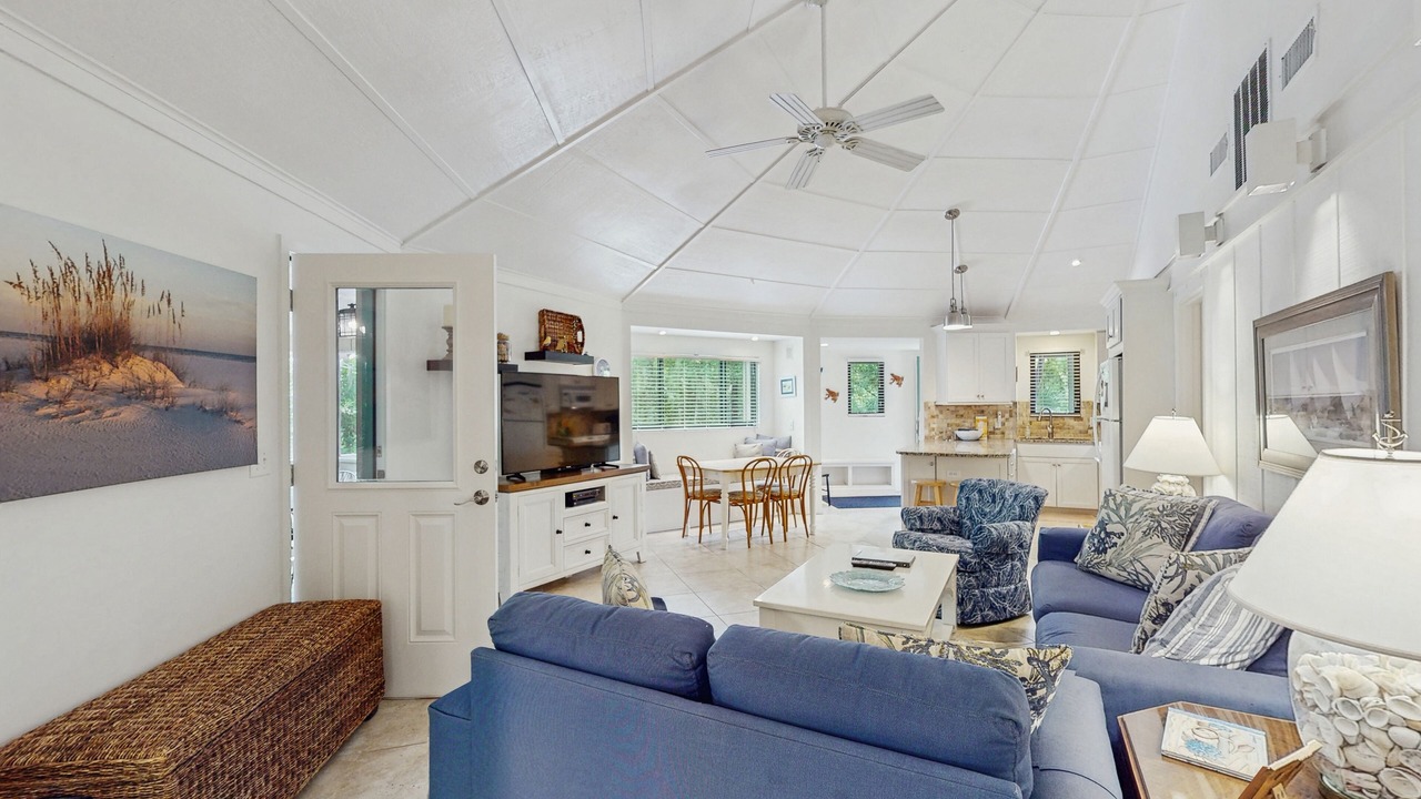 Photo of Livingroom in Night Heron