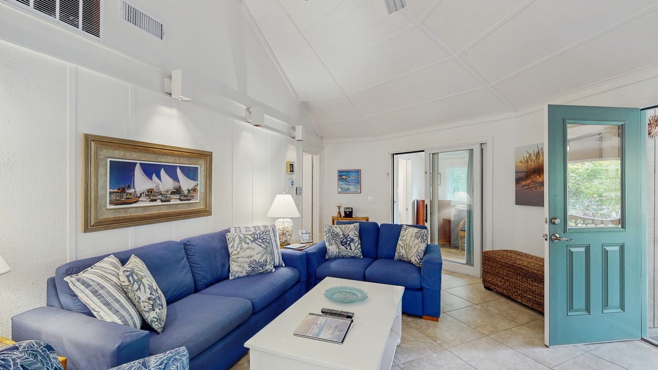 Photo of Livingroom in Night Heron