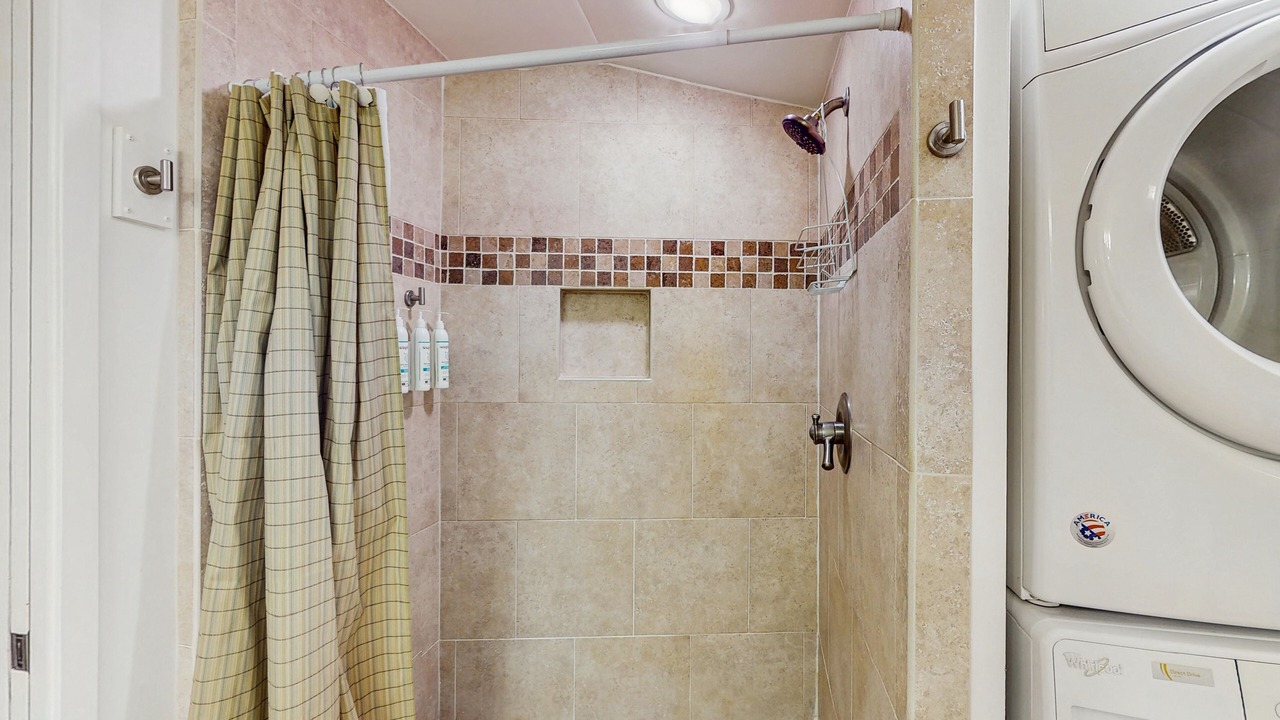 Photo of Bathroom in Night Heron