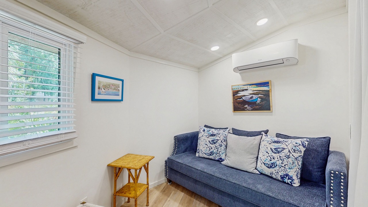 Photo of Livingroom in Night Heron