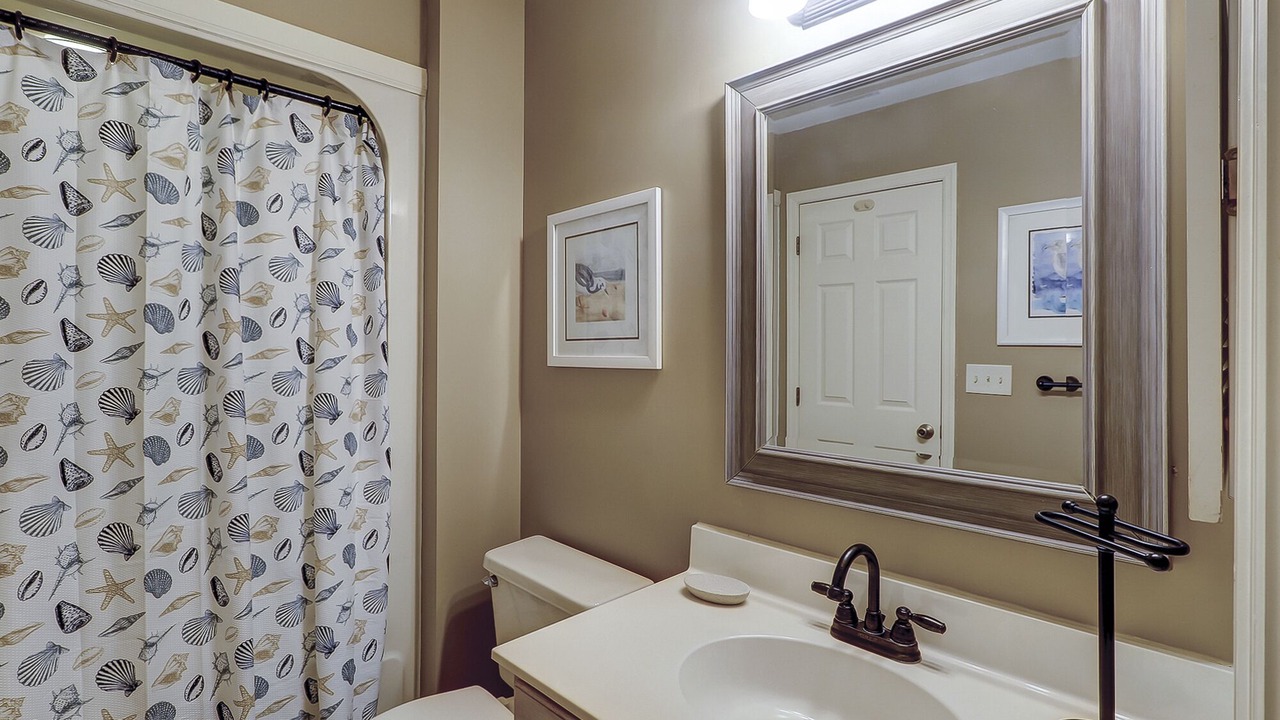 Photo of Bathroom in Shipyard Plantation