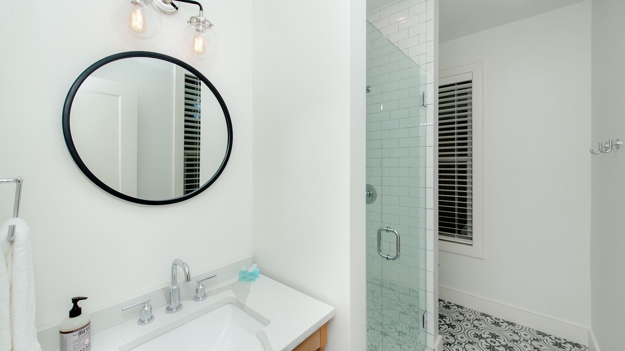 Photo of Bathroom in Cannonborough Elliotborough