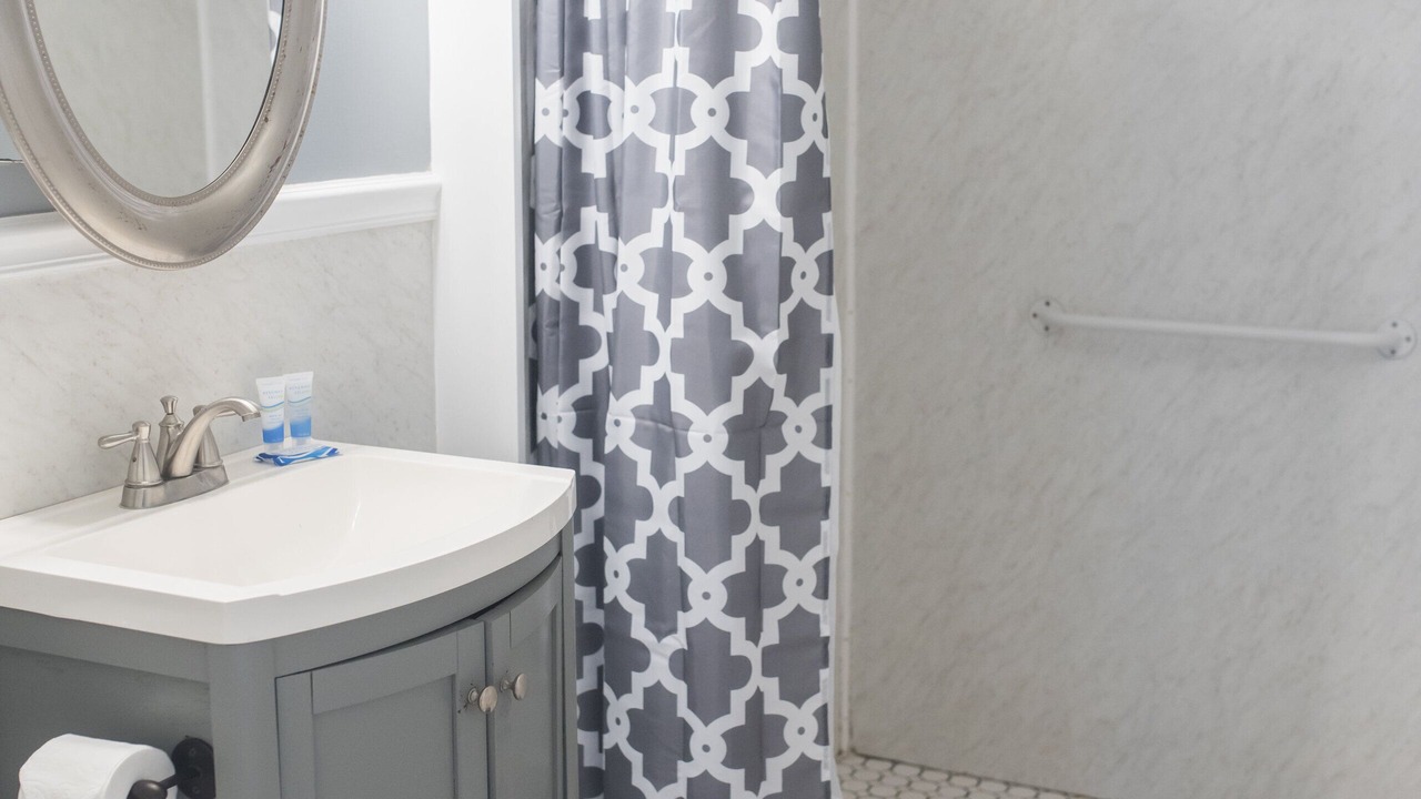 Photo of Bathroom in Summerville Historic District
