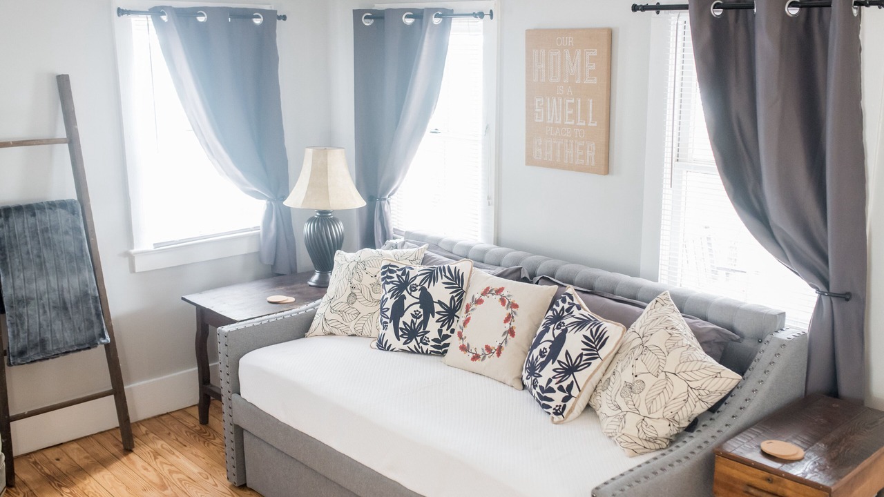 Photo of Livingroom in Summerville Historic District