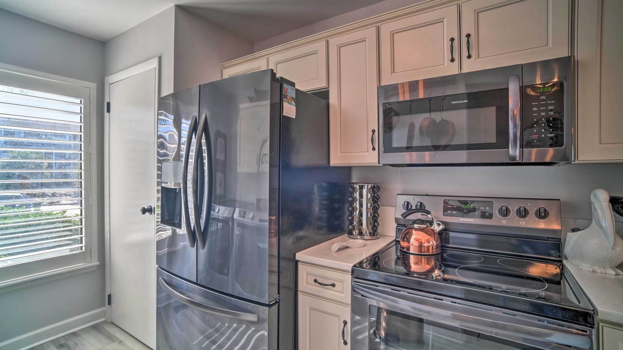 Photo of Kitchen in Oceanmarsh Subdivision