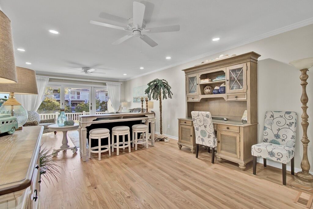 Photo of Livingroom in Twin Oaks