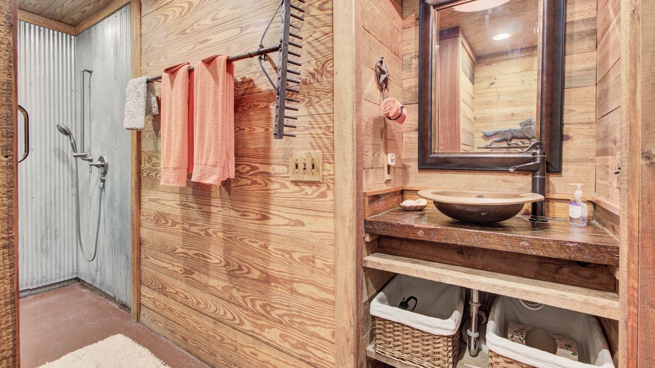 Photo of Bathroom in Summerville Historic District