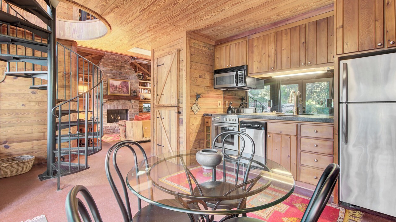 Photo of Kitchen in Summerville Historic District