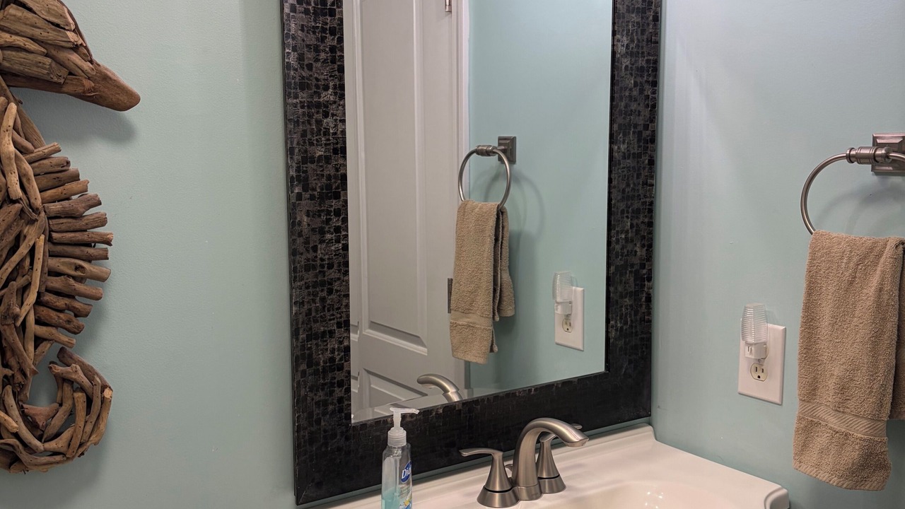 Photo of Bathroom in Folly Field