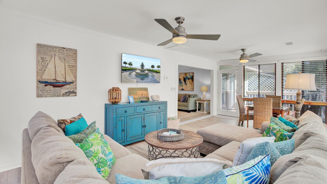 Photo of Livingroom in Twin Oaks