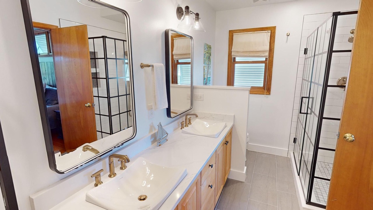 Photo of Bathroom in Sunset Point