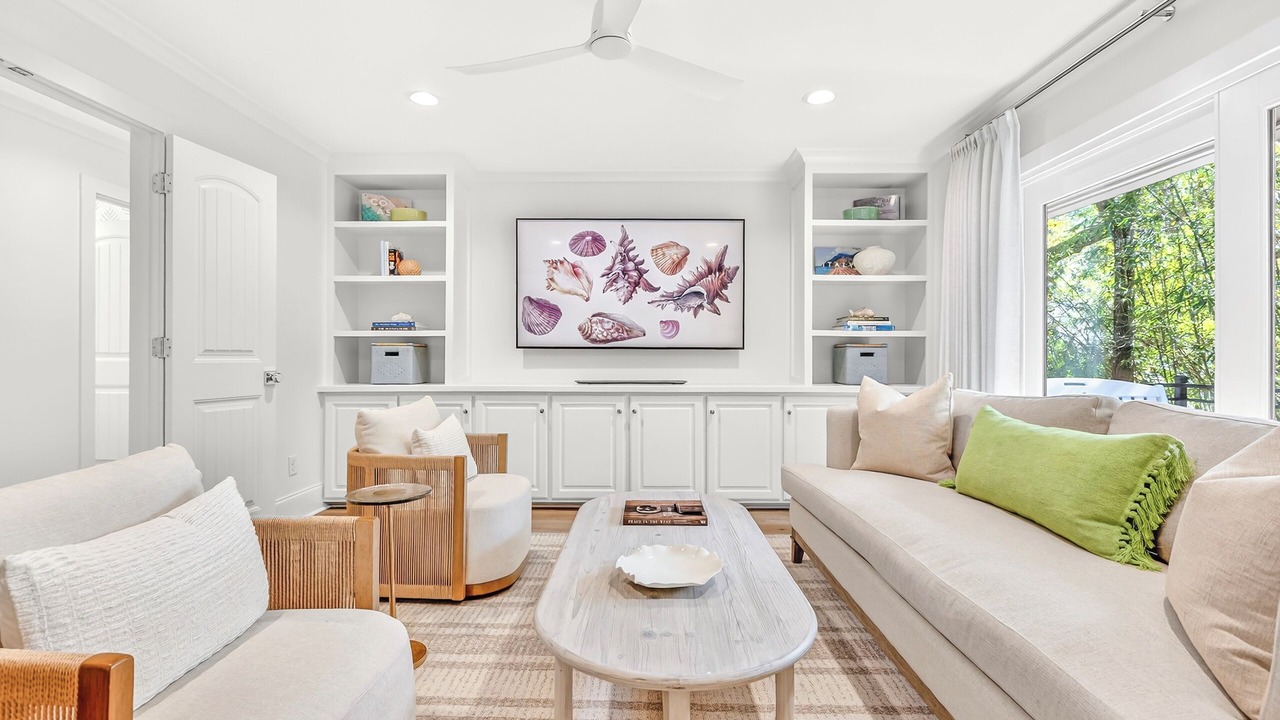 Photo of Livingroom in Oceanside