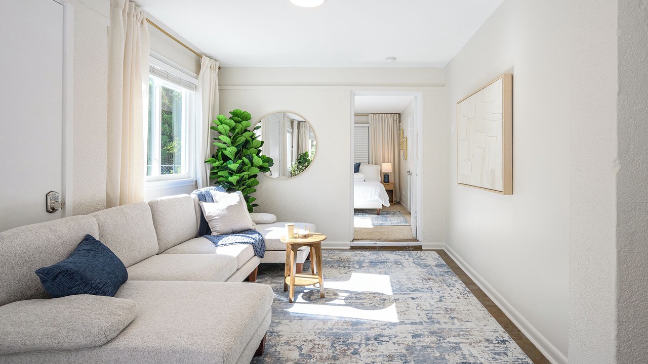 Photo of Livingroom in Folly Field