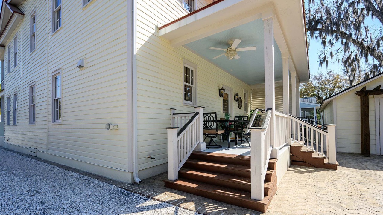 Photo of Patio Balcony in The Old Commons