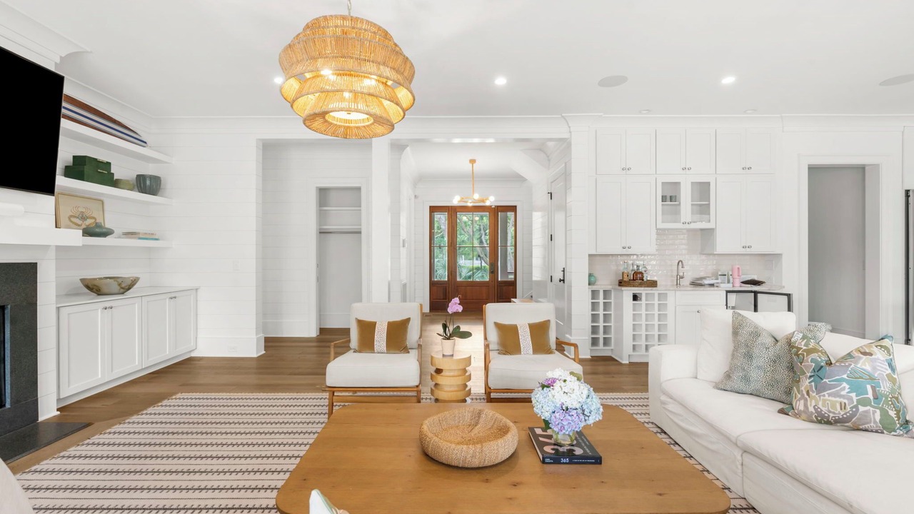 Photo of Livingroom in Vanderhorst Plantation