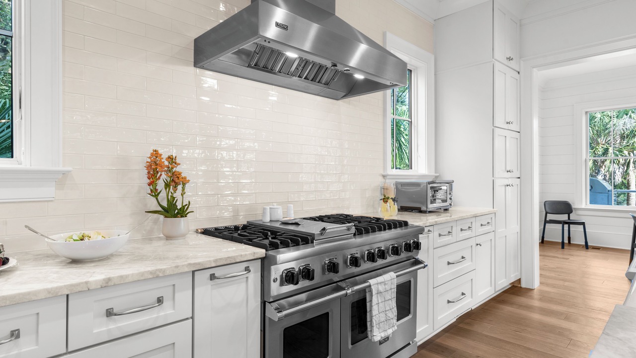 Photo of Kitchen in Vanderhorst Plantation
