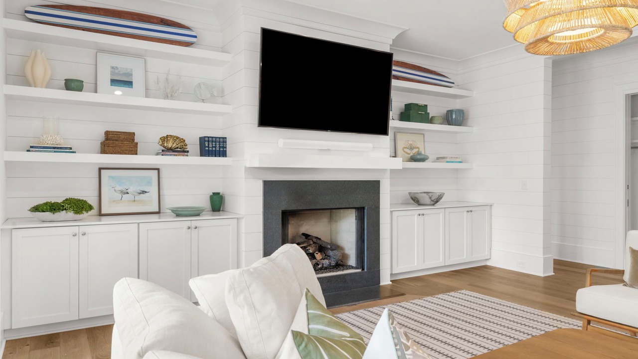 Photo of Livingroom in Vanderhorst Plantation