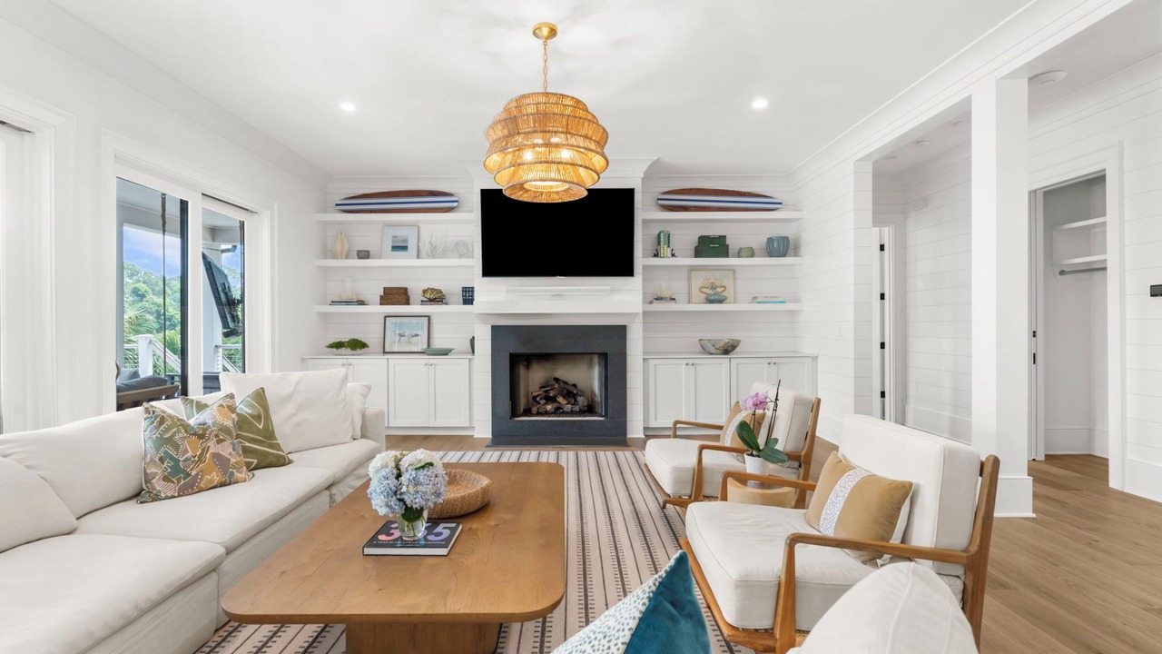 Photo of Livingroom in Vanderhorst Plantation