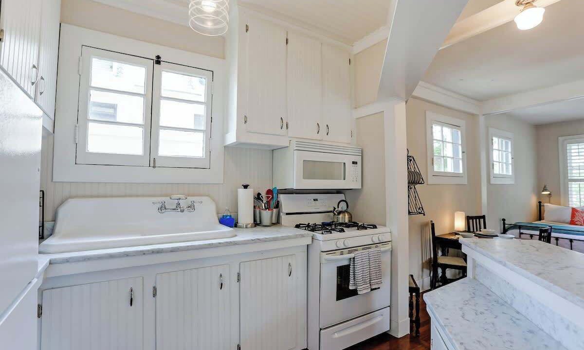 Photo of Kitchen in Savannah Victorian District