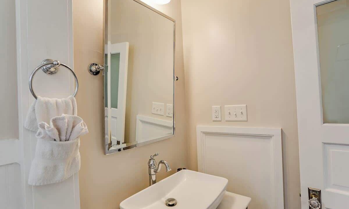Photo of Bathroom in Savannah Victorian District
