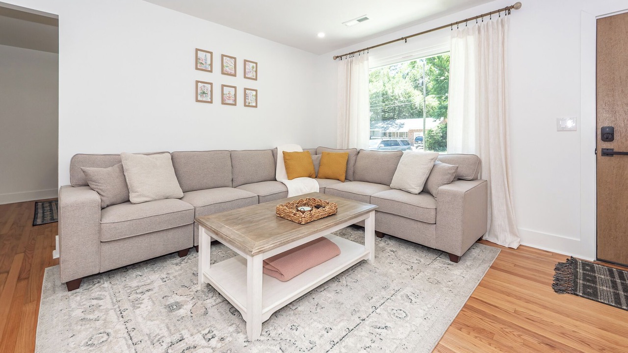 Photo of Livingroom in West Ashley