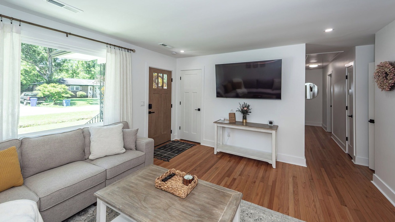 Photo of Livingroom in West Ashley