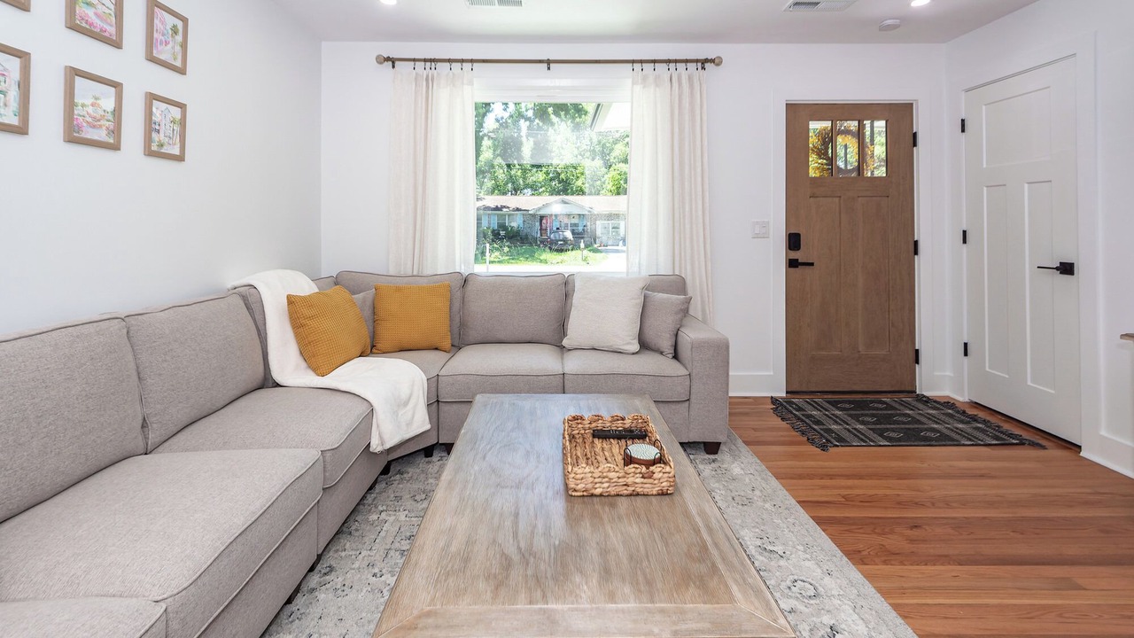 Photo of Livingroom in West Ashley
