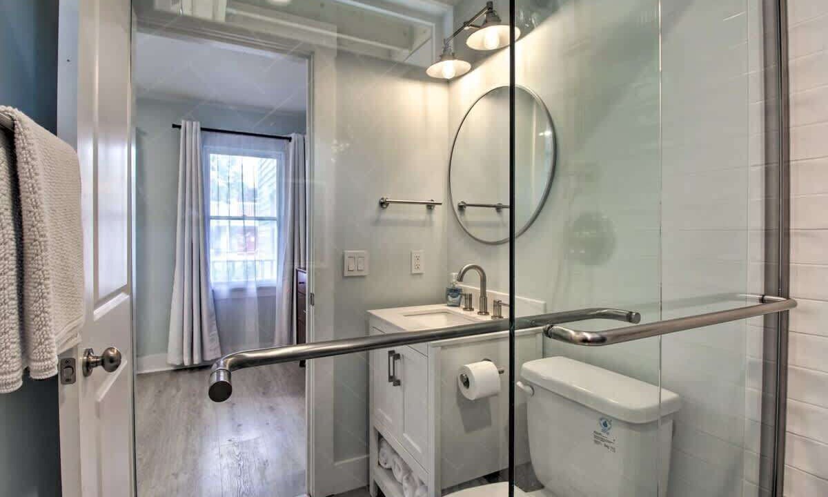 Photo of Bathroom in The Point