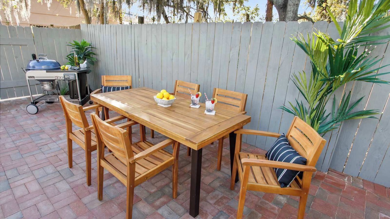 Photo of Outdoor in Savannah Victorian District