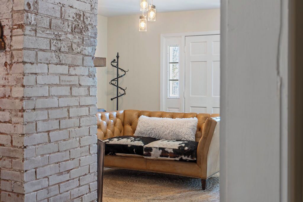 Photo of Livingroom in Peach Orchard