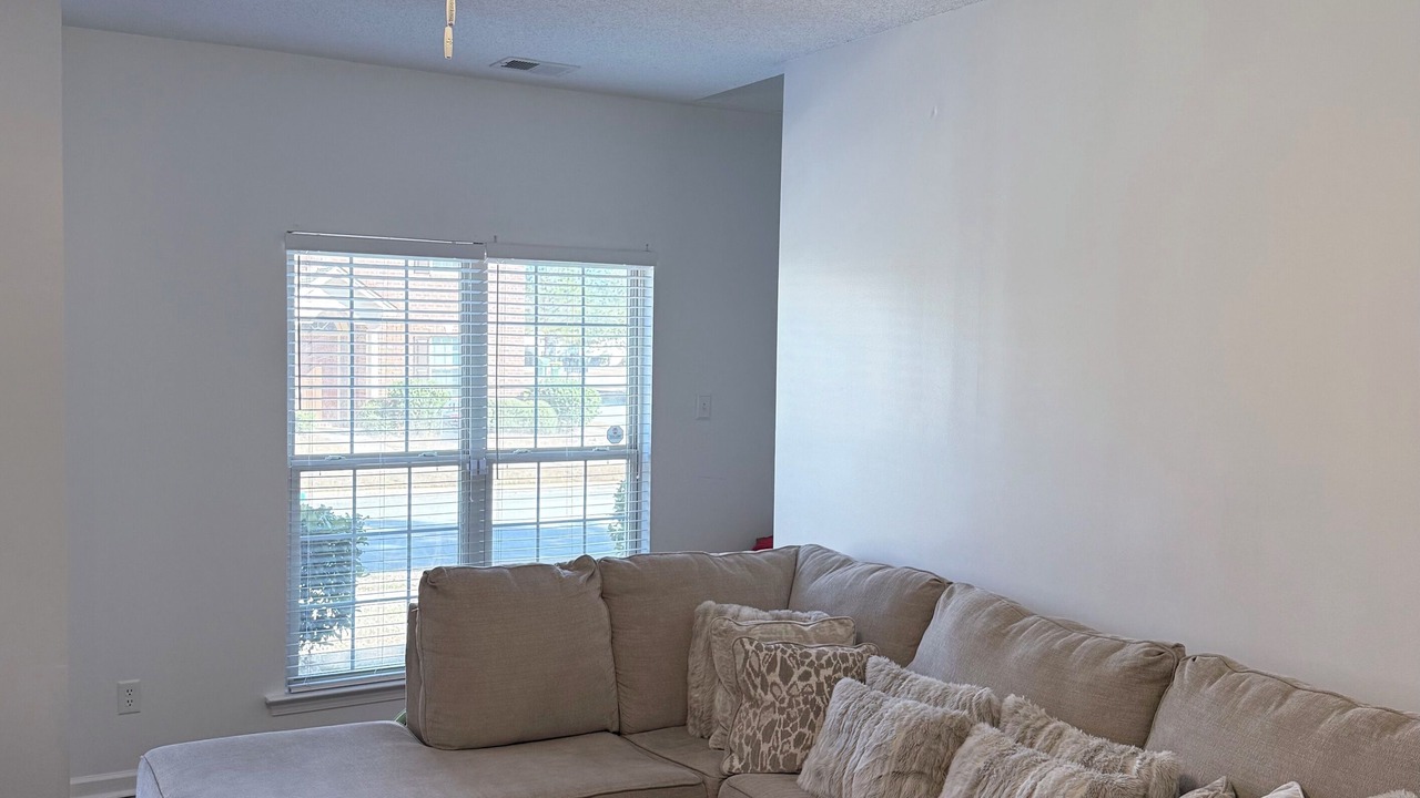 Photo of Livingroom in Pooler