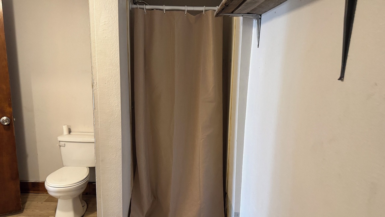 Photo of Bathroom in De Valls Bluff