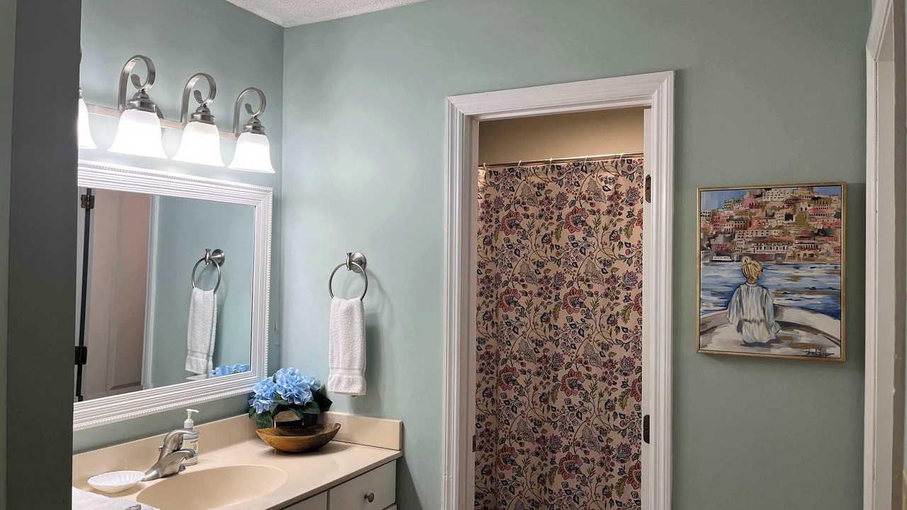 Photo of Bathroom in Ocean Ridge