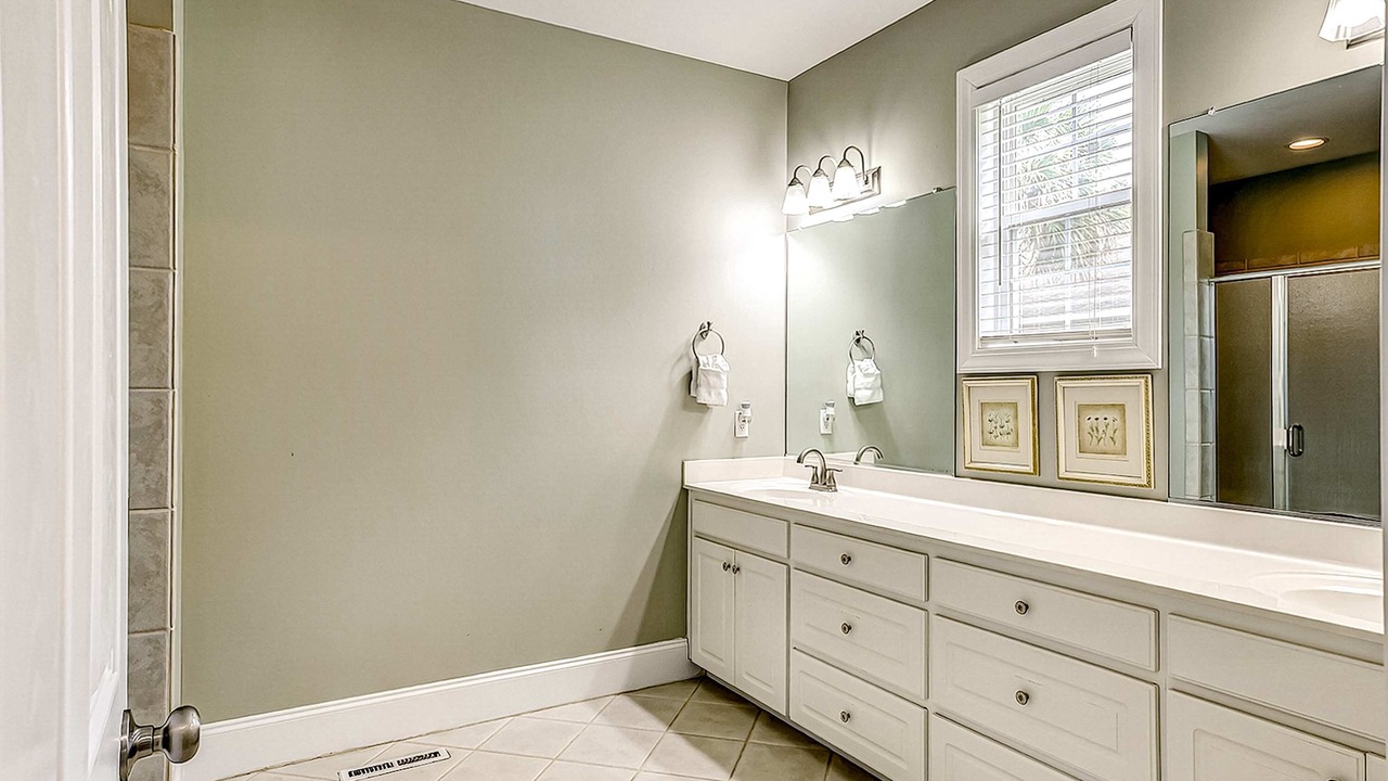 Photo of Bathroom in Ocean Ridge