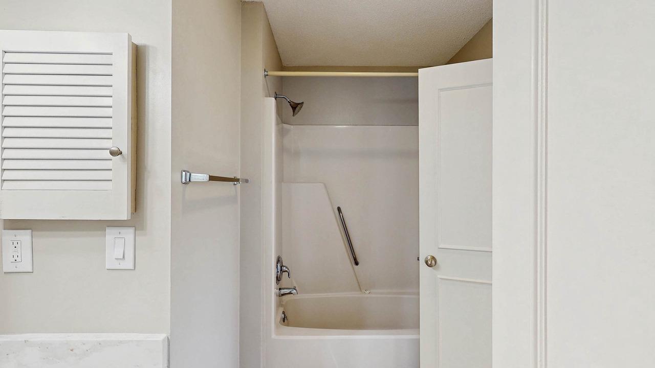 Photo of Bathroom in Ocean Ridge