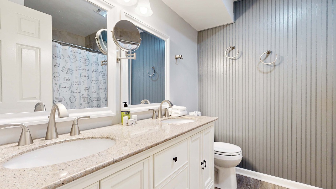 Photo of Bathroom in Summerwind Villas