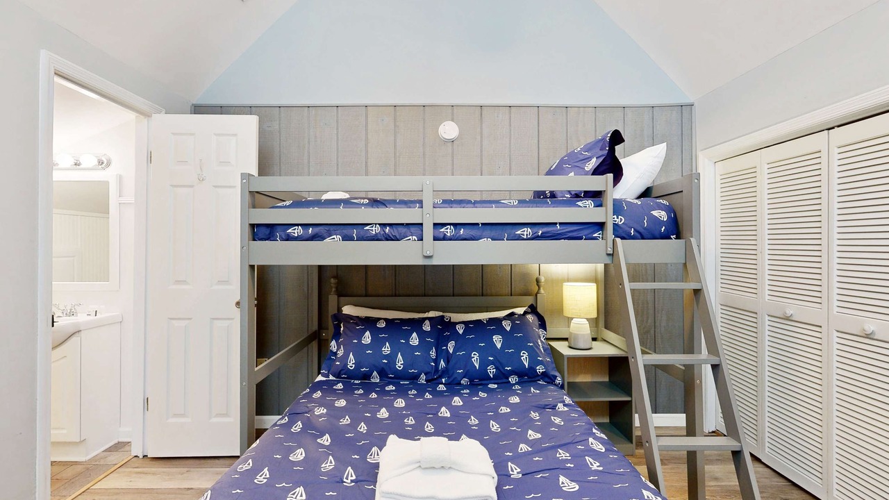 Photo of Bedroom in Summerwind Villas