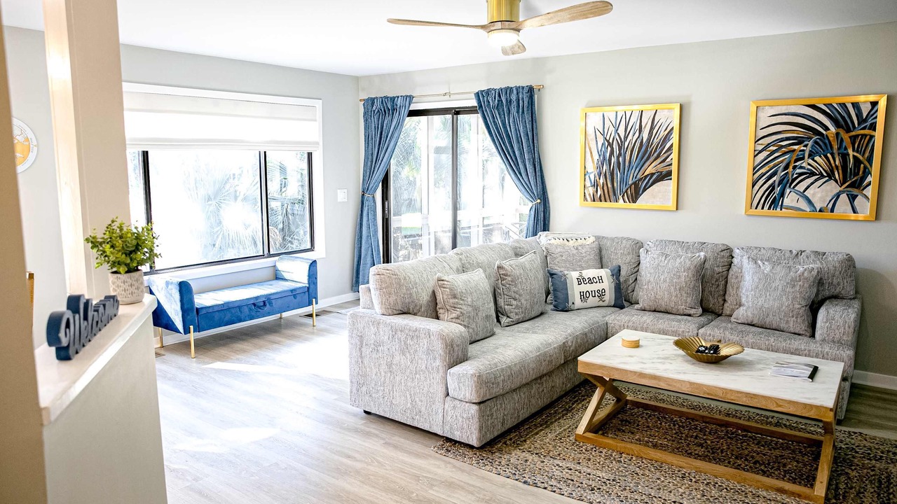 Photo of Livingroom in Ocean Ridge