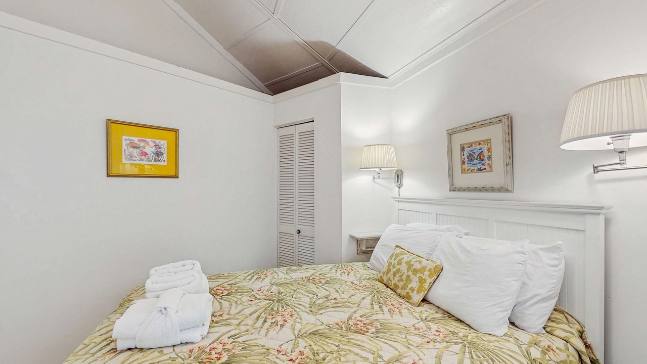 Photo of Bedroom in Night Heron