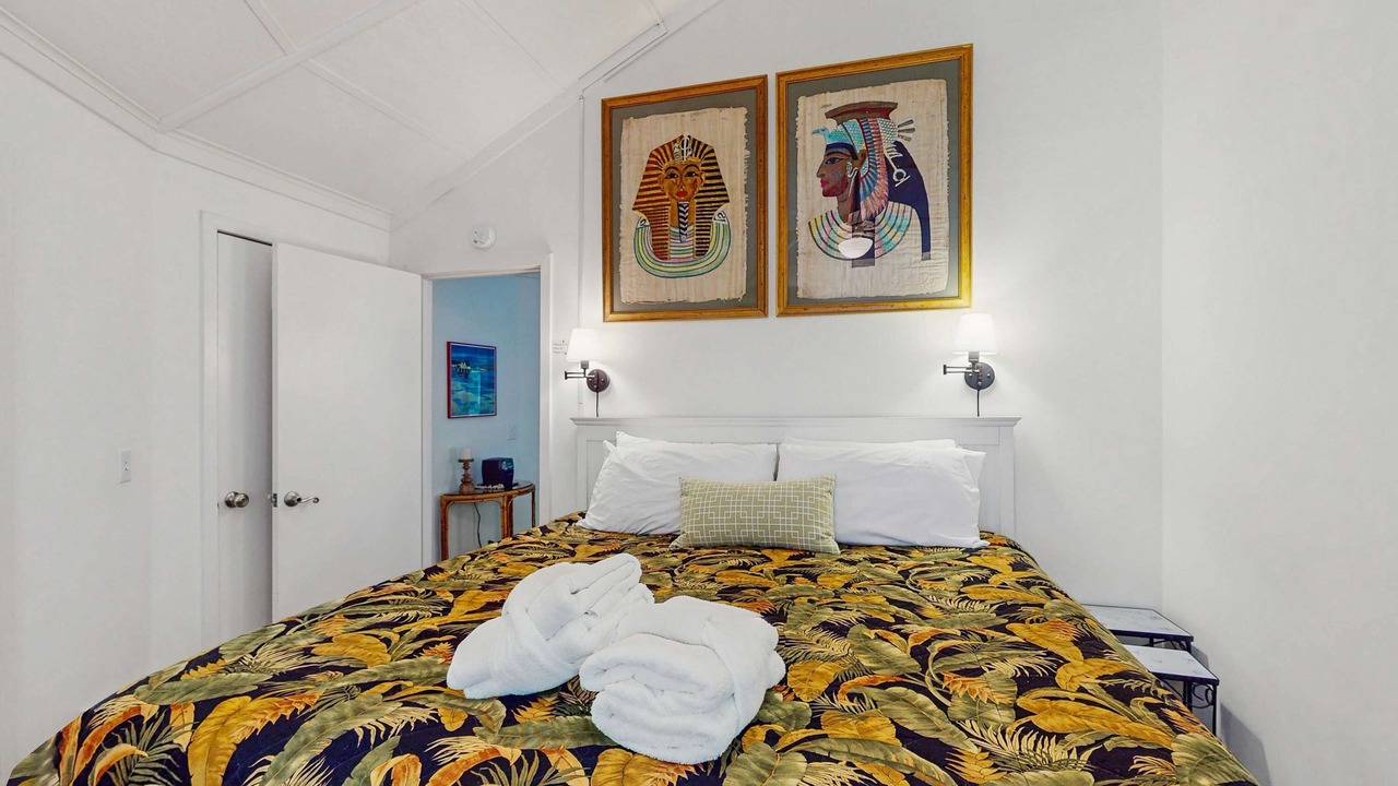 Photo of Bedroom in Night Heron