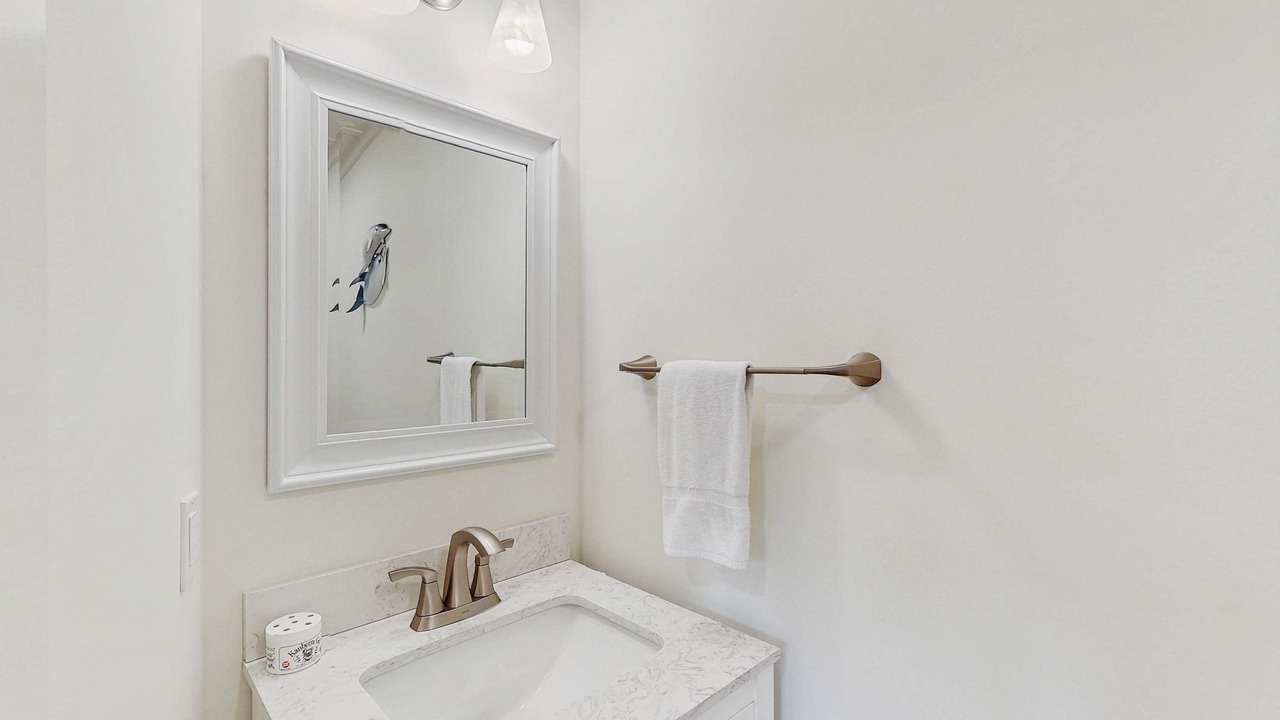 Photo of Bathroom in Night Heron