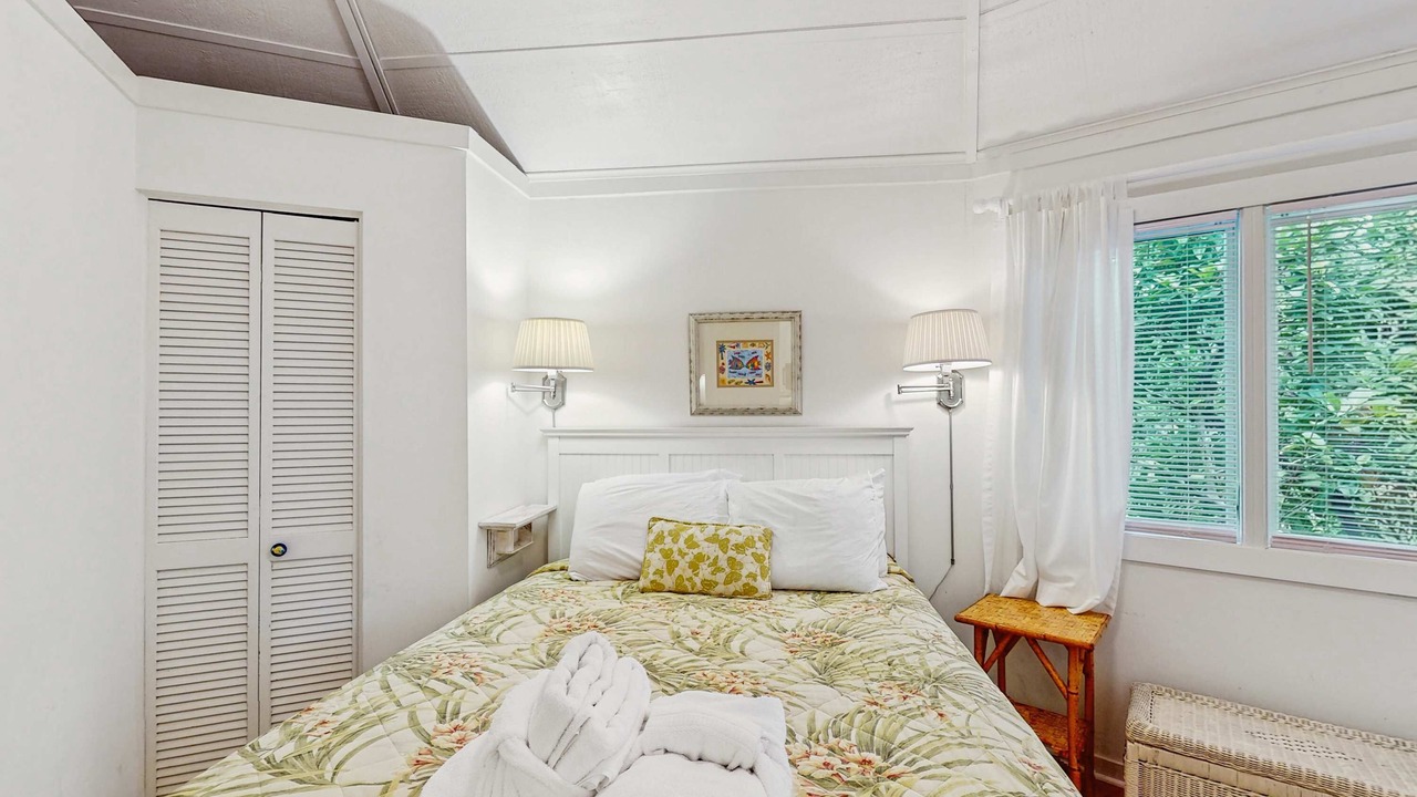 Photo of Bedroom in Night Heron